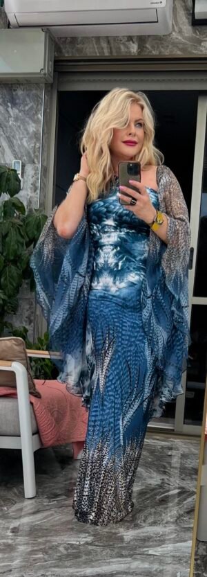 Orna Farho — вечернее платье с накидкой (перья/океан, сине-бирюзовое), размер M–L — 550 ₪ | Orna Farho — שמלת ערב עם שכמייה (הדפס נוצות/אוקיינוס, כחול-טורקיז), מידה M–L — ‎550 ₪ | Julia Raskin Style