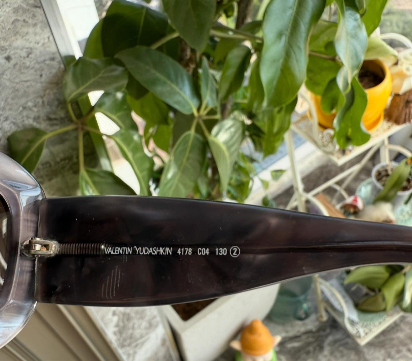 Valentin Yudashkin — солнцезащитные очки oversize с декором на дужках (модель 4178 C04), 450 ₪ | Valentin Yudashkin — משקפי שמש אוברסייז עם דפנות מעוטרות (דגם 4178 C04), 450 ₪ | Julia Raskin Style - Image 3