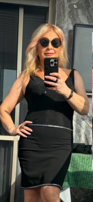 Alexander Wang — чёрная мини-юбка с лого-декором, размер L (маломерит ≈ M) — 500 ₪ | Alexander Wang — חצאית מיני שחורה עם דקור לוגו, מידה L (קטן – מתאים ~ M) — ‎500 ₪ | Julia Raskin Style