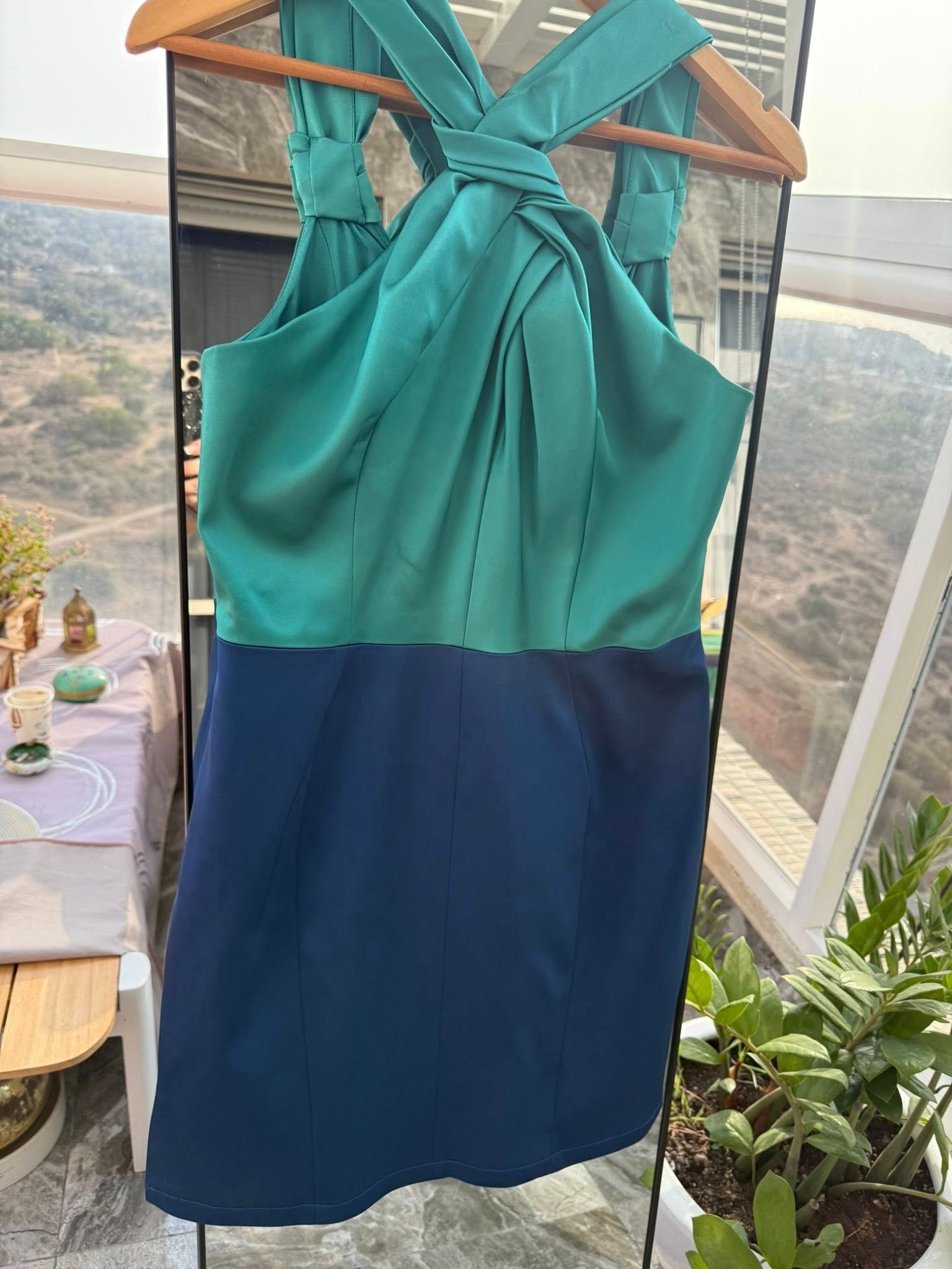 Karen Millen — чёрное асимметричное мини с драпировкой, размер M — 350 ₪ | Karen Millen — שמלת מיני שחורה א-סימטרית עם דרייפינג, מידה M — 350 ₪ | Julia Raskin Style - Image 3