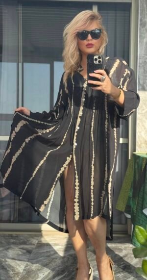 Платье Alembika чёрное из вискозы с бежевым графичным принтом, 350 ₪.