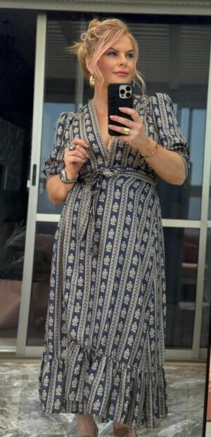 Шёлковое платье-кимоно Sandro с поясом, тёмно-синий с бежевым орнаментом, размер S–M, цена 600 ₪.