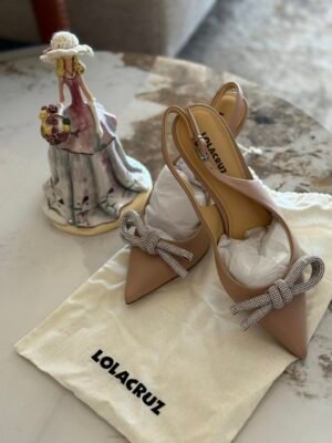 Туфли-slingback Lola Cruz пудровые с бантом из кристаллов, размер 37, 800 ₪.