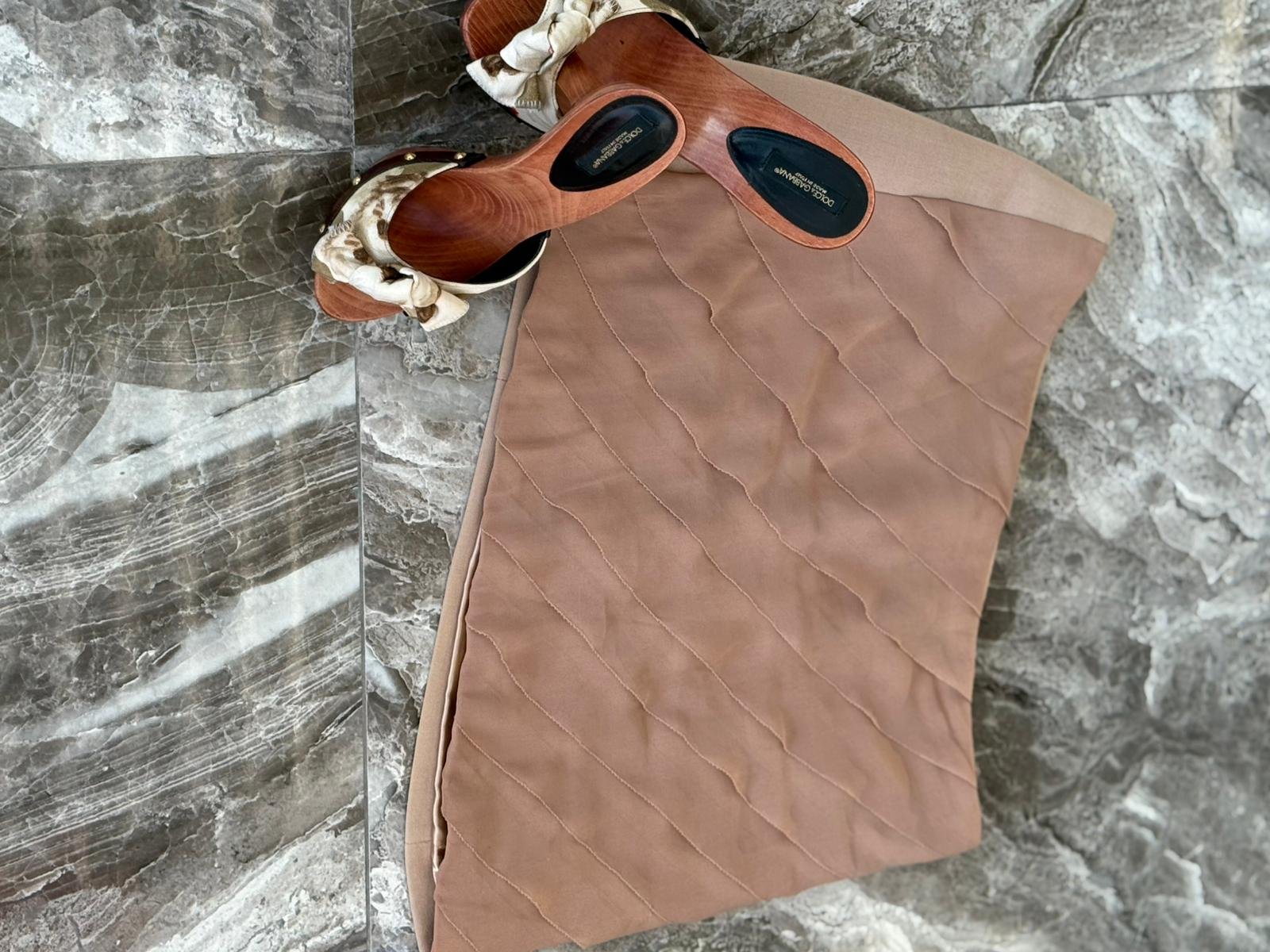 Elisabetta Franchi — нюдовая мини-юбка с волнистой декоративной строчкой — 300 ₪ | Elisabetta Franchi — חצאית מיני ניודית עם תפר דקורטיבי גליי — 300 ₪ | Julia Raskin Style - Image 5