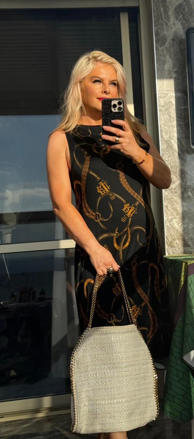 «Веганская сумка Stella McCartney светлого цвета с золотистой цепью — 1000 ₪».