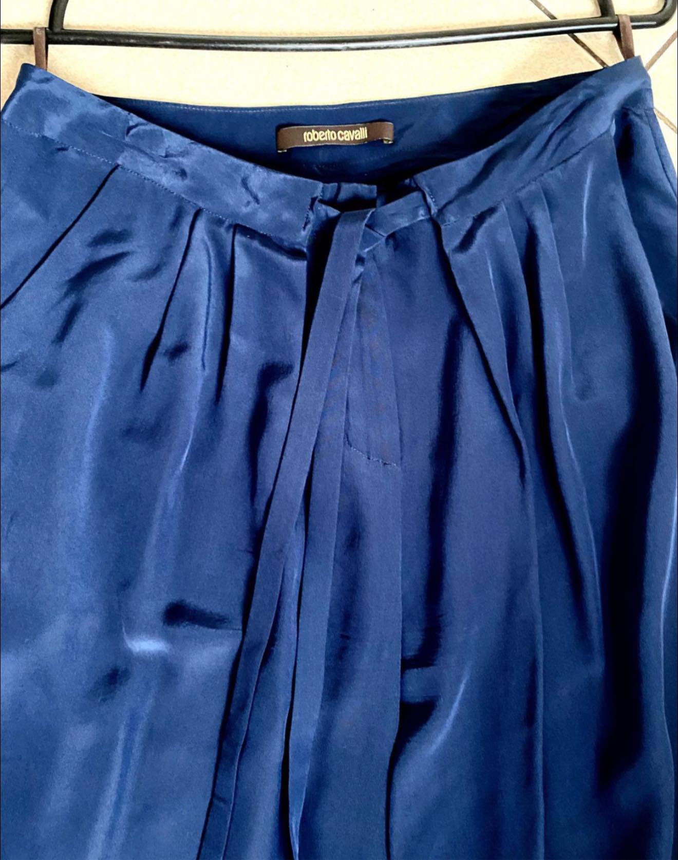 Roberto Cavalli — тёмно-синие шёлковые брюки — 600 ₪ | Roberto Cavalli — מכנסי משי כחול כהה — 600 ₪ | Julia Raskin Style - Image 3