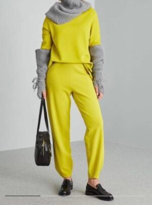 «Костюм Intrend горчичного цвета: трикотажный джемпер и брюки, новый, размер L — 650 ₪».