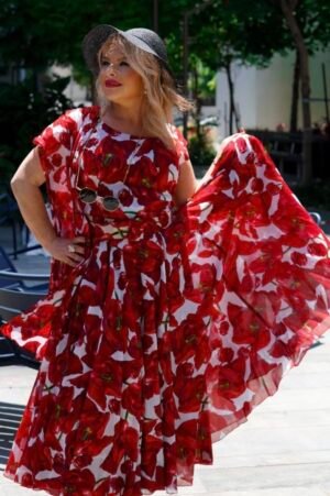 «Платье Samantha Sung с красным флоральным принтом, макси, комплект с шарфом и поясом — 1500 ₪».