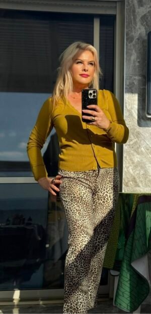 «Леопардовые брюки Marc Cain, размер M, кофта в подарок — 300 ₪».