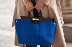 «Сумка Marc Jacobs цвета электрик с чёрной отделкой и золотистой фурнитурой — новая, 1000 ₪».