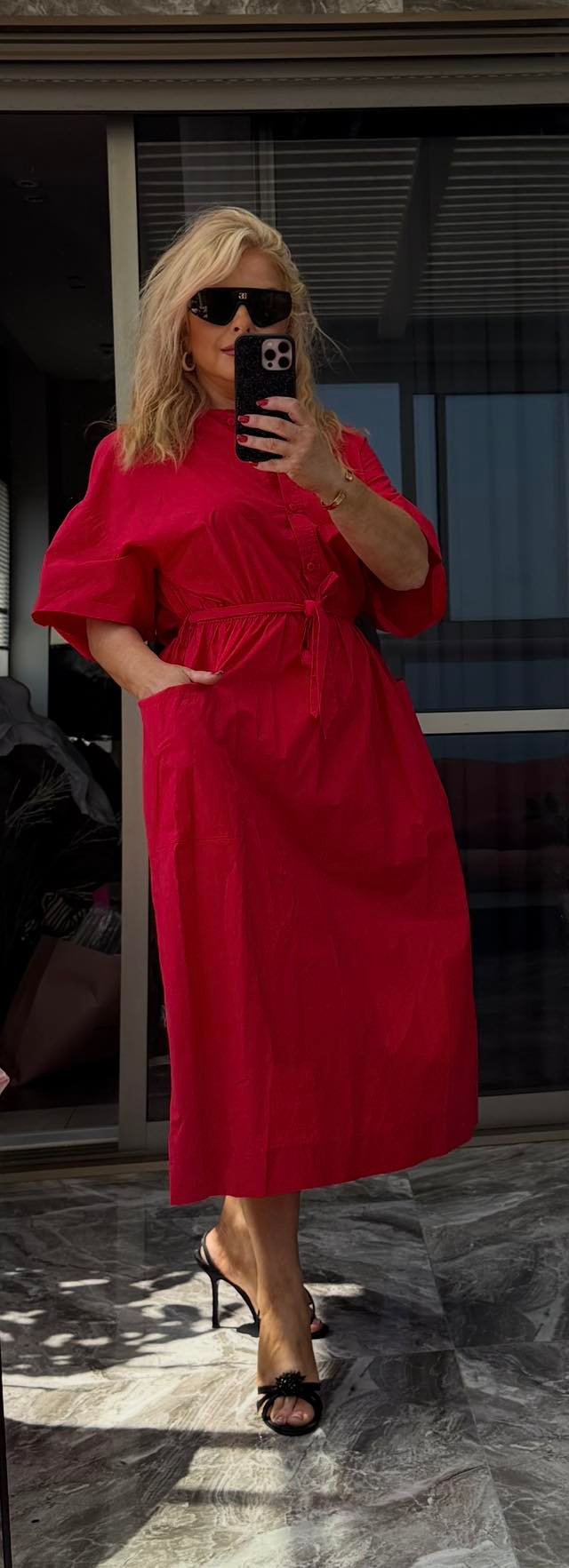 Comme il Faut — красное платье-рубашка миди с поясом и карманами — 350 ₪ | Comme il Faut — שמלת מידי אדומה בגזרת חולצה עם קשירת מותן וכיסים — 350 ₪ | Julia Raskin Style - Image 2