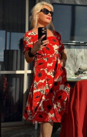 «Платье Gucci с принтом красных маков, А-линия миди, пояс, Италия — 900 ₪».