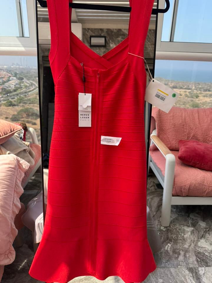 Hervé Léger — красное бандажное платье миди с воланом по подолу — 400 ₪ | Hervé Léger — שמלת בנדג’ אדומה באורך מידי עם שולי פלר — 400 ₪ | Julia Raskin Style - Image 3