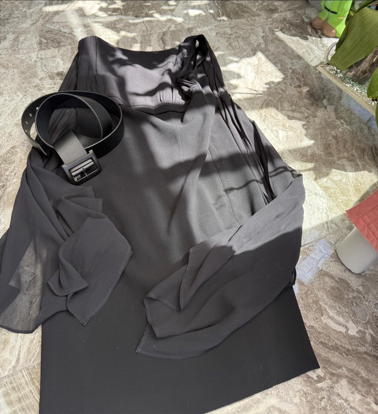 Marella — маленькое чёрное платье с полупрозрачной накидкой — 250 ₪ | Marella — שמלה שחורה קלאסית עם שכבה שקופה — 250 ₪ | Julia Raskin Style - Image 2