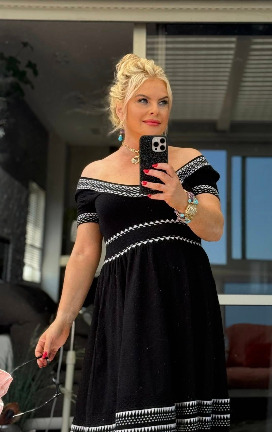 Onne Fontaine — чёрное шерстяное платье миди (75% шерсть) с графичным кантом — 250 ₪ | Onne Fontaine — שמלת מידי שחורה מצמר 75% עם פס גרפי — 250 ₪ | Julia Raskin Style