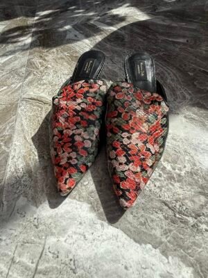 Massimo Dutti — мюли с цветочным тиснением