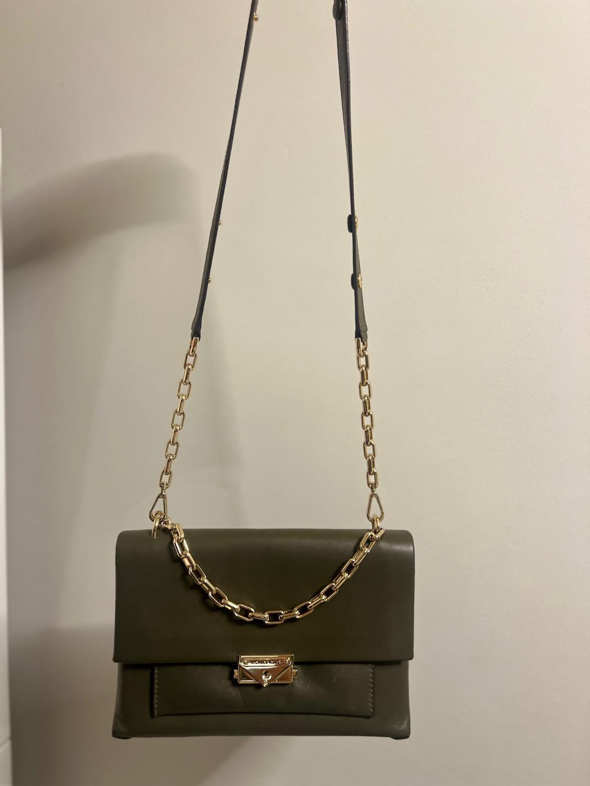 Michael Kors — сумка оливкового цвета с золотистой цепочкой — 700 ₪ | מייקל קורס תיק עור ירוק-זית - Image 3