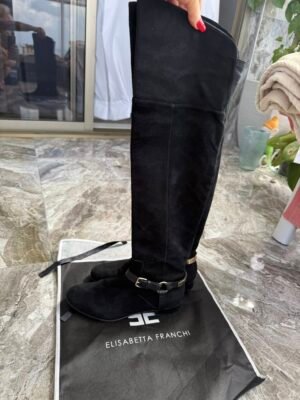 Черные замшевые сапоги Elisabetta Franchi с золотым декором