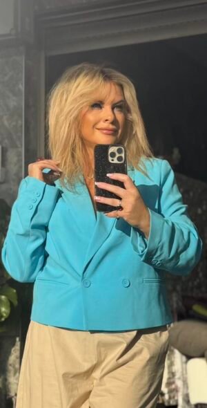 Образ с жакетом ONLY и бежевыми брюками в стиле casual chic