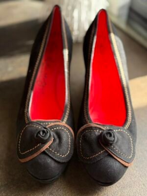 Итальянские замшевые туфли Rossorossi с цветочной деталью