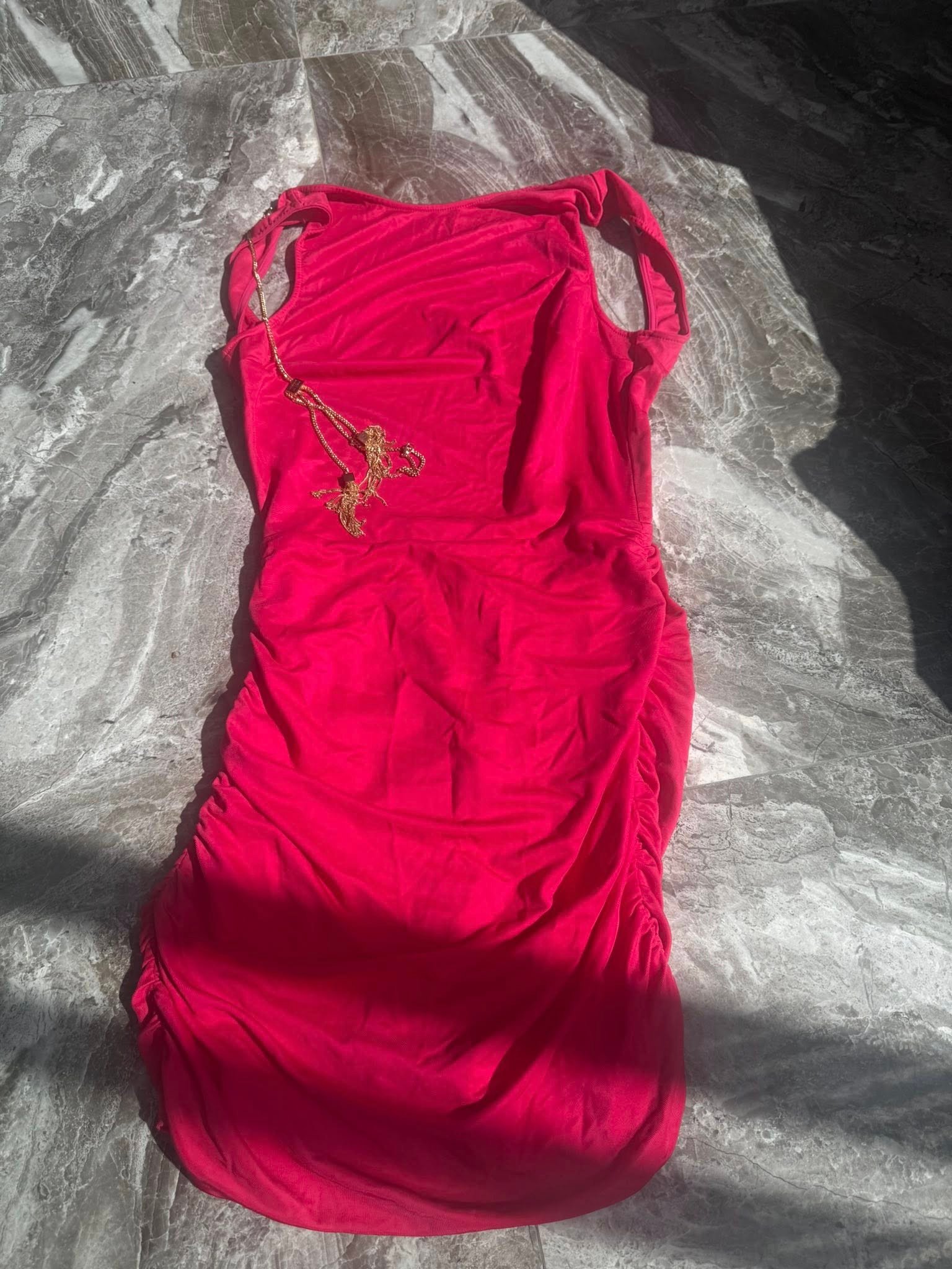 Платье в стиле Elisabetta Franchi — яркий розовый с открытой спиной 💕 | שמלה ורודה בסגנון אליזבטה פרנקי — 450 ₪ - Image 2