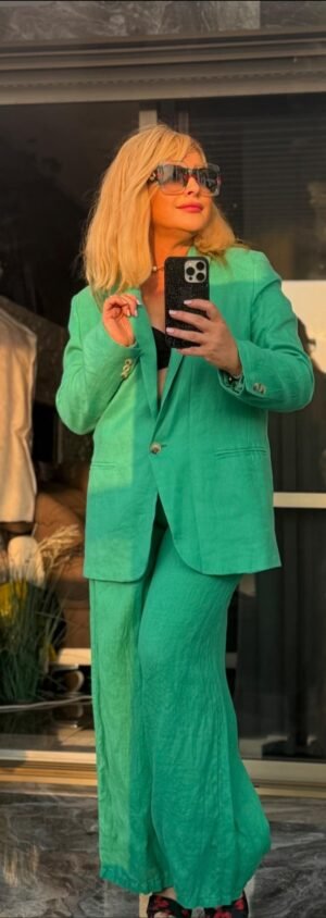 Костюм Vicolo стильная примерка, зелёный оттенок