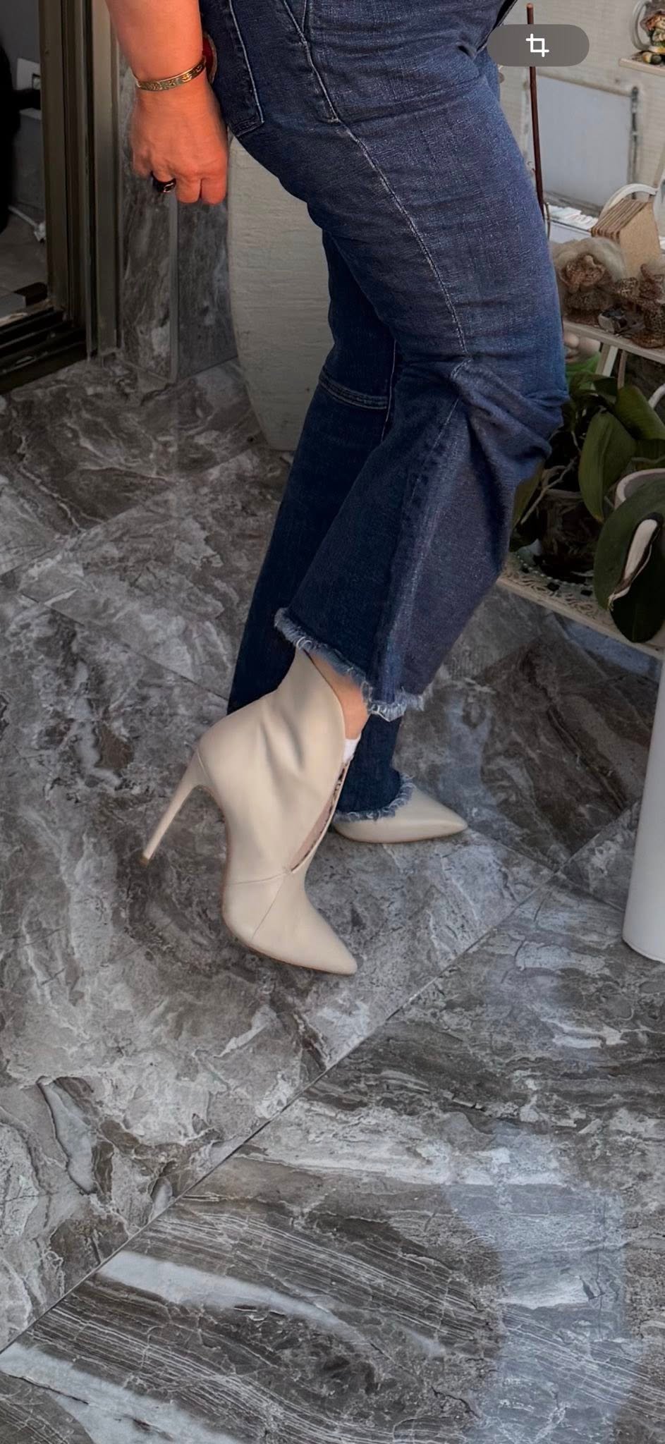 Eva Longoria מגפוני עקב אייבורי מידה 38 — ₪550 | De Luxe by Julia Raskin